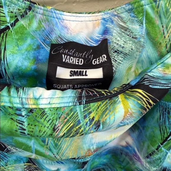 Women’s Size Small Constantly Varied Gear Capri - Picture 3 of 3